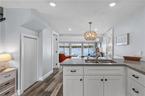67 Cedar Avenue Portsmouth RI 02871
