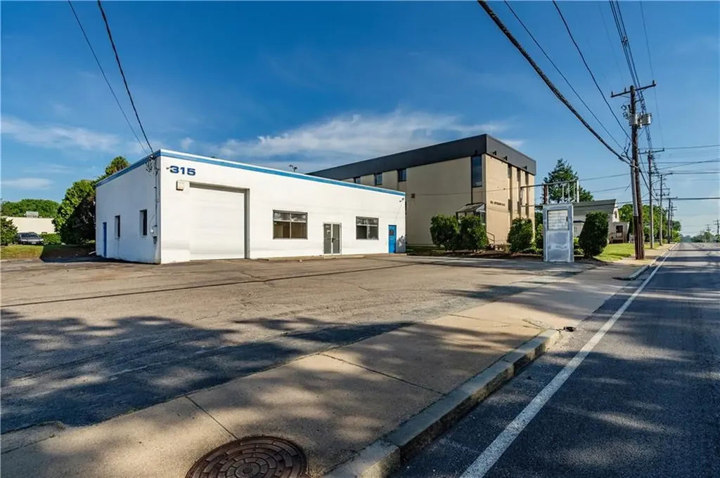 315 Jefferson Boulevard Warwick RI 02888