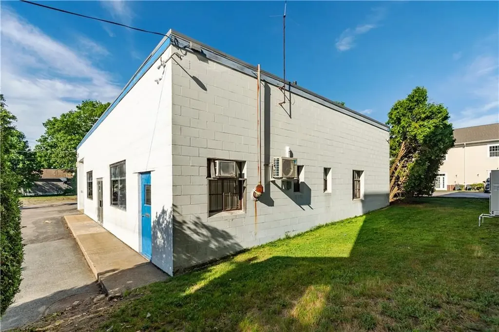 315 Jefferson Boulevard Warwick RI 02888