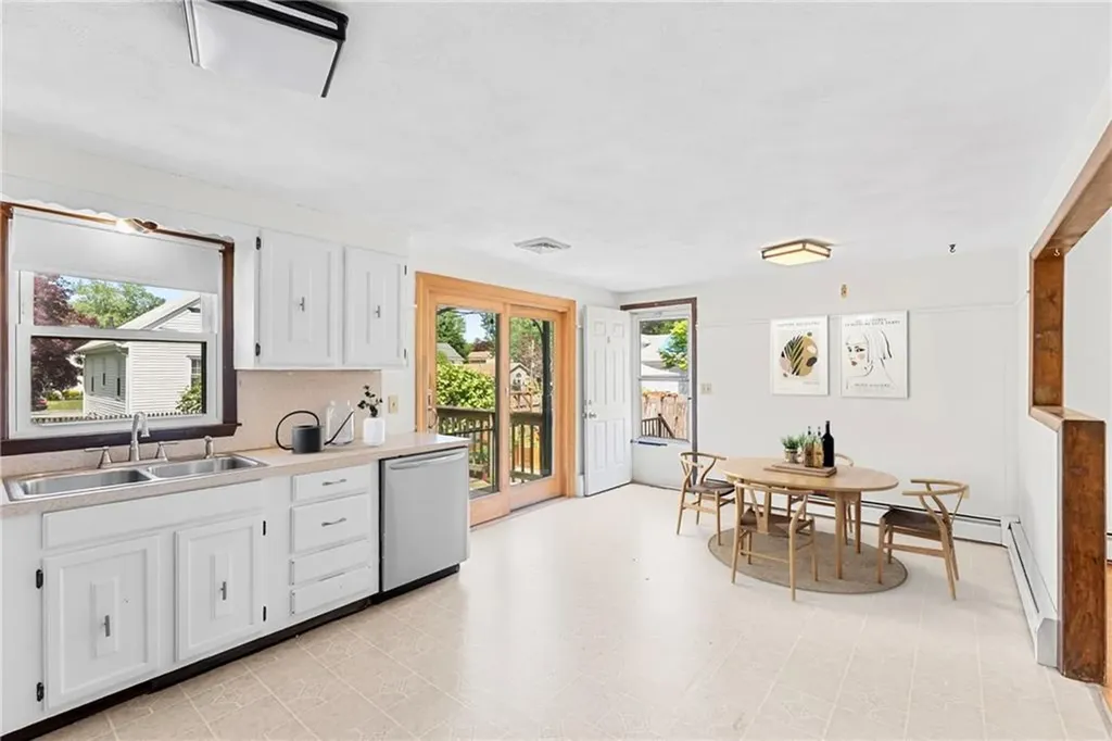 71 Plymouth Street Cranston RI 02920