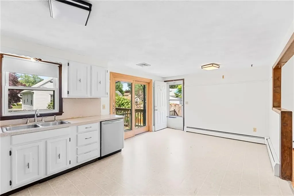 71 Plymouth Street Cranston RI 02920