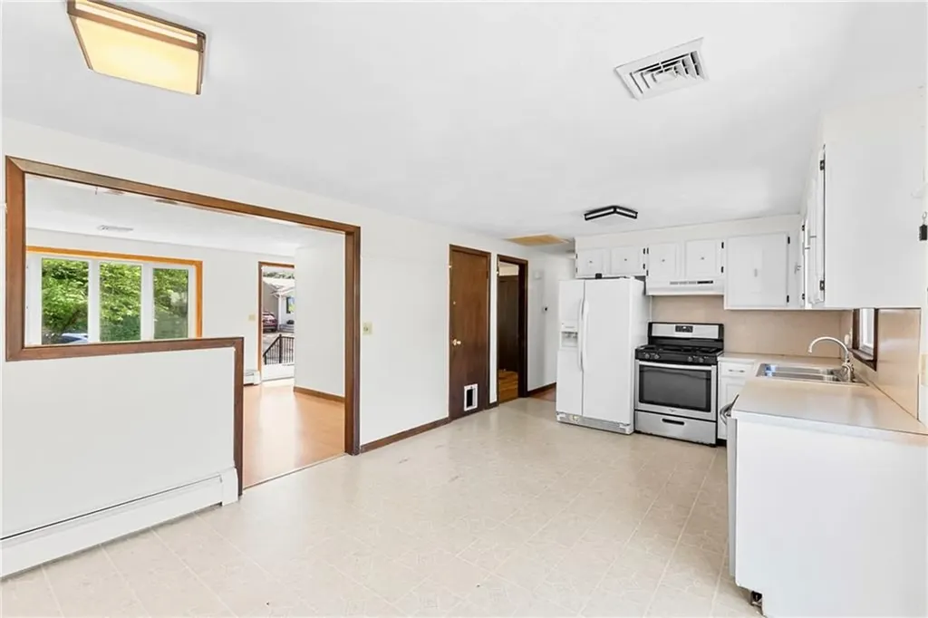 71 Plymouth Street Cranston RI 02920