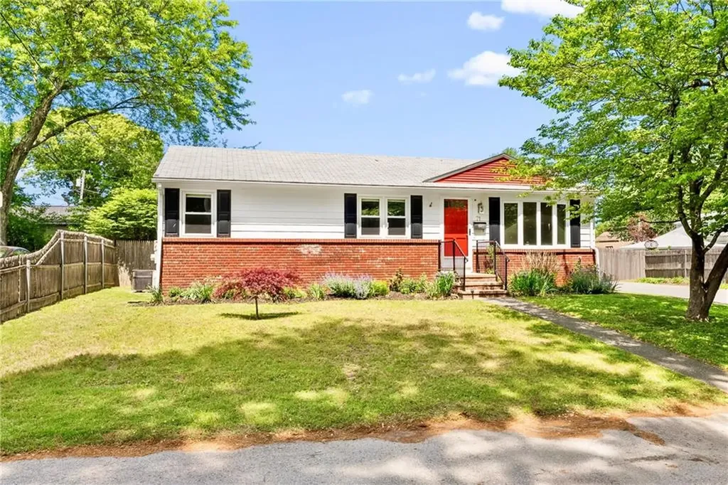 71 Plymouth Street Cranston RI 02920