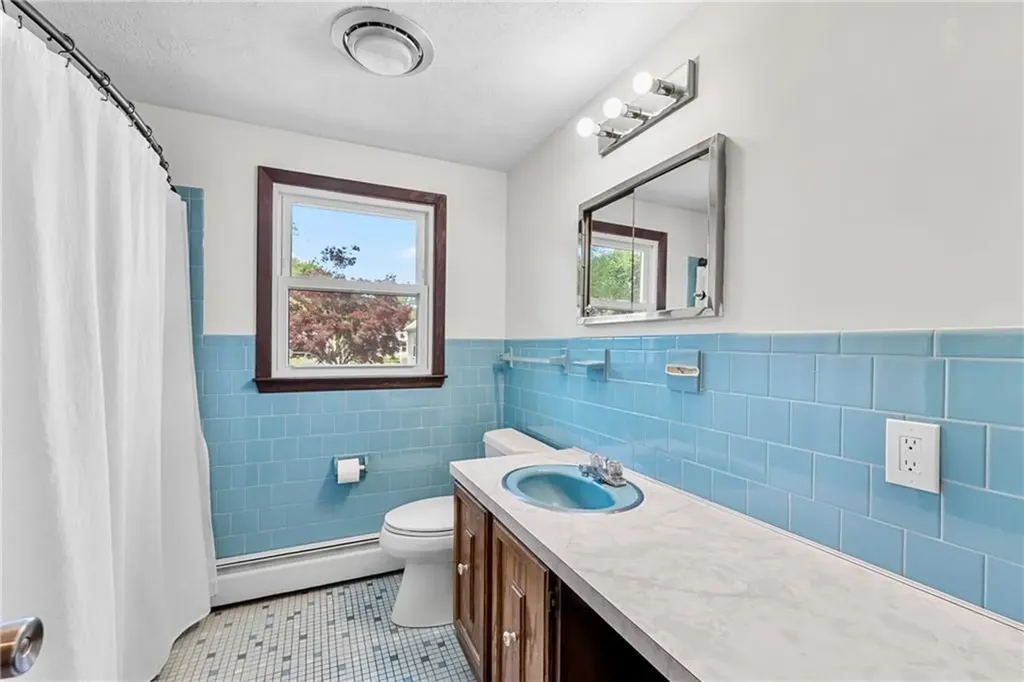71 Plymouth Street Cranston RI 02920