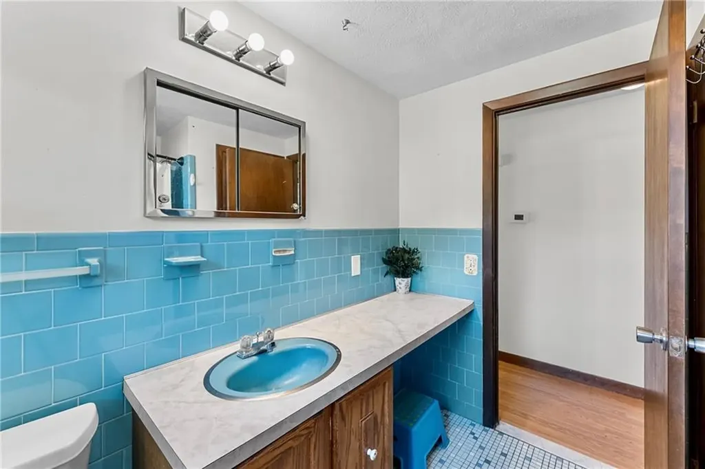71 Plymouth Street Cranston RI 02920