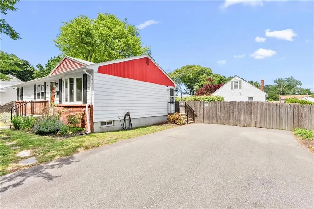 71 Plymouth Street Cranston RI 02920
