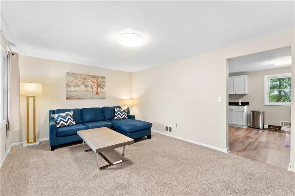 84 Hilton Road Warwick RI 02889