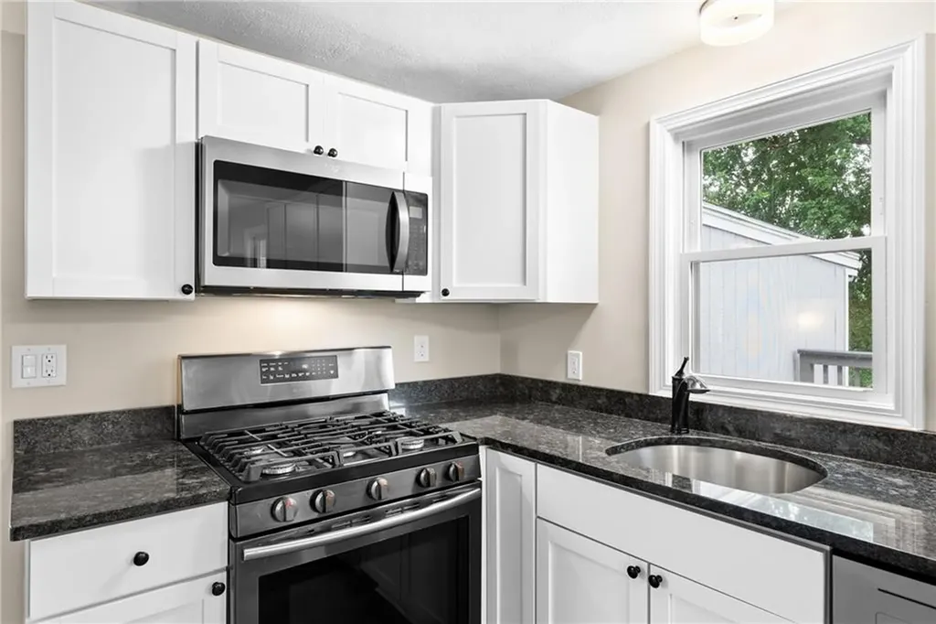 84 Hilton Road Warwick RI 02889