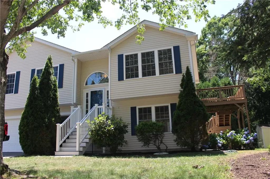 56 Mckay Court Warwick RI 02889
