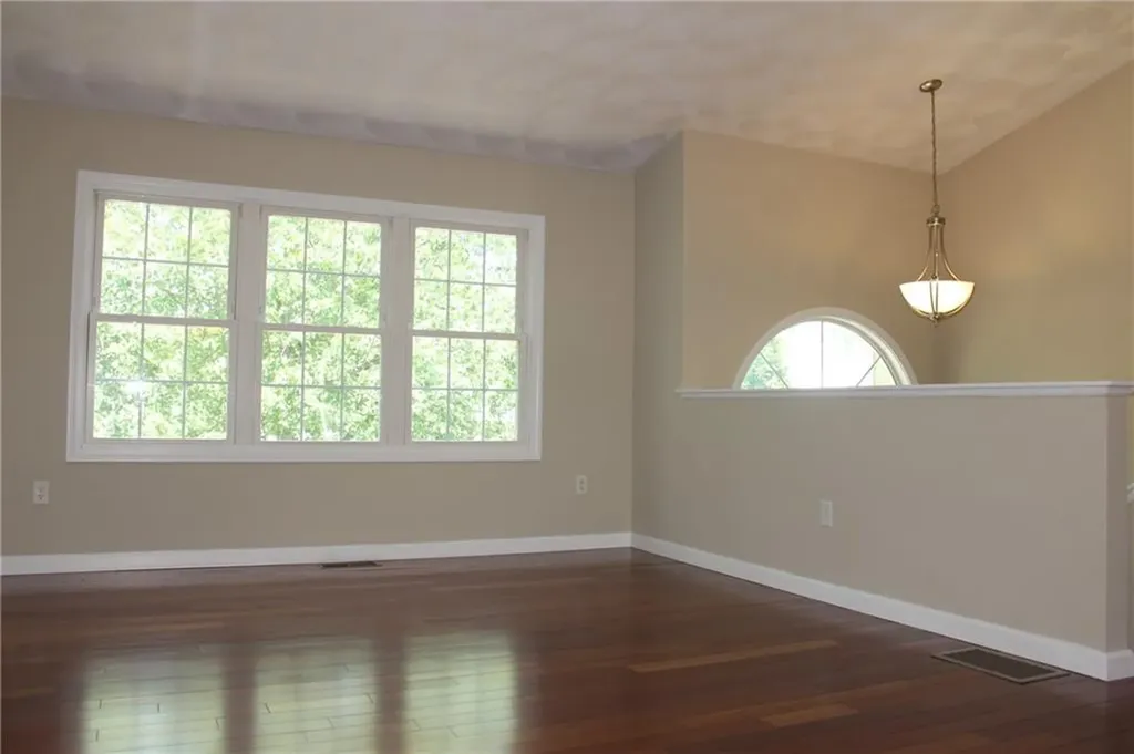 56 Mckay Court Warwick RI 02889