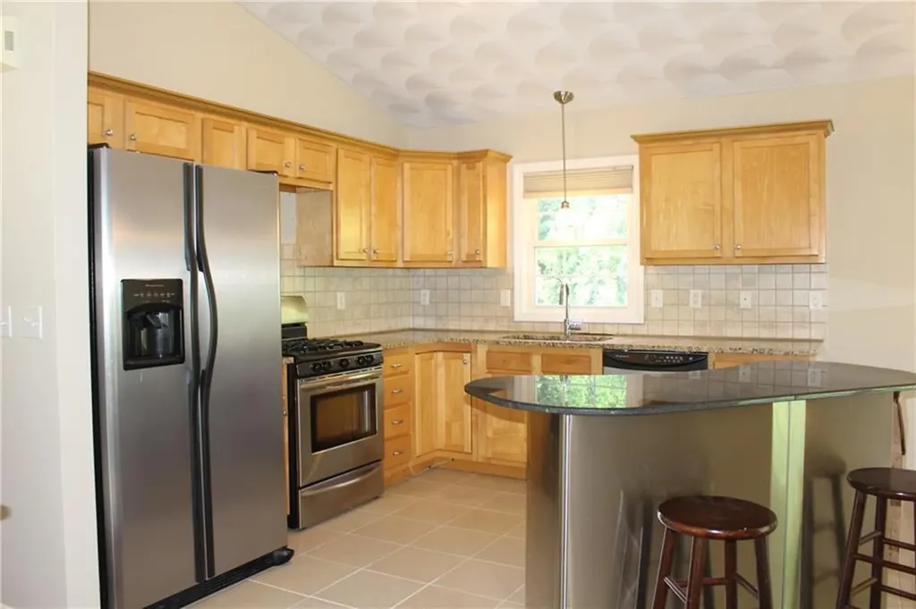 56 Mckay Court Warwick RI 02889