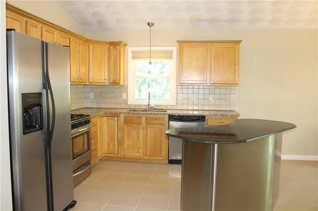 56 Mckay Court Warwick RI 02889