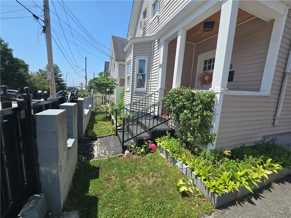 43 Grand Street Providence RI 02907