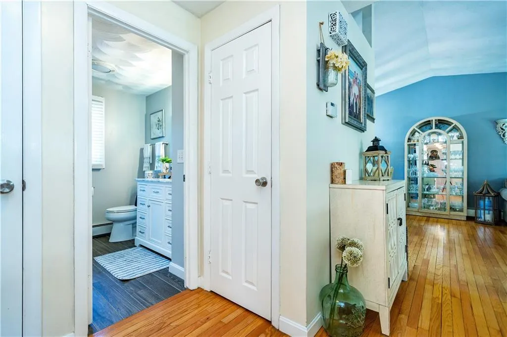 3 Glendale Avenue Warwick RI 02889