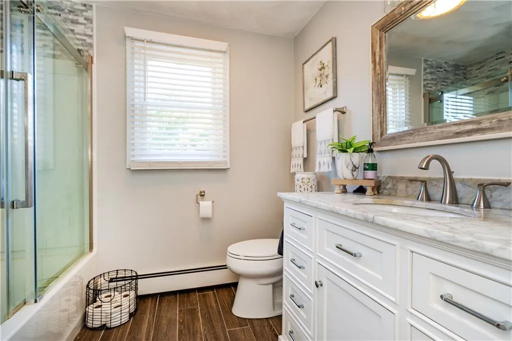 3 Glendale Avenue Warwick RI 02889
