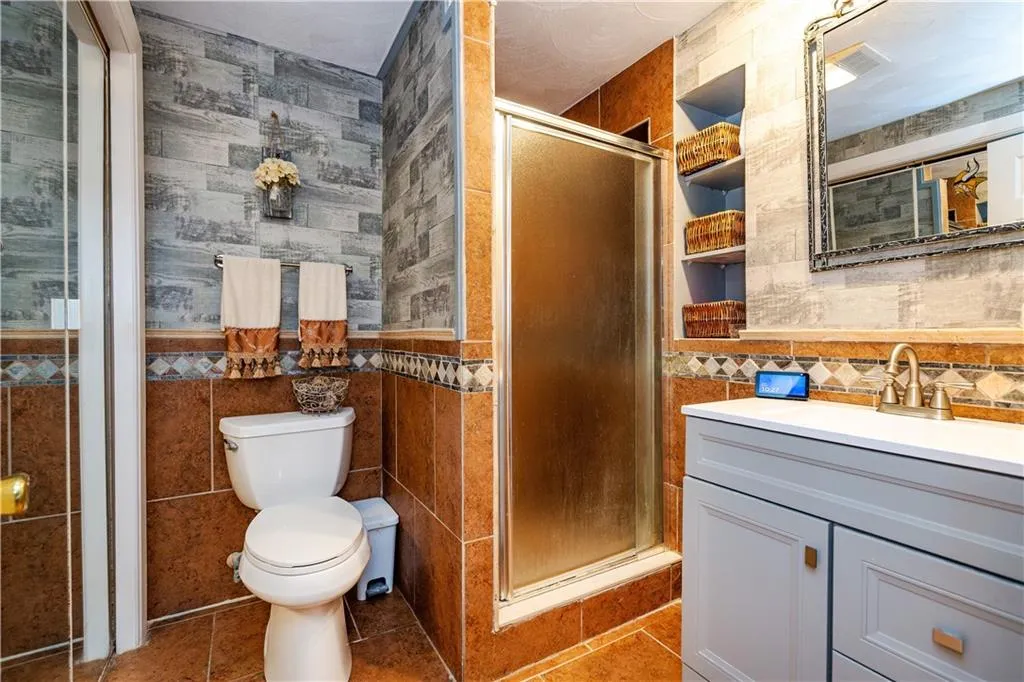 3 Glendale Avenue Warwick RI 02889