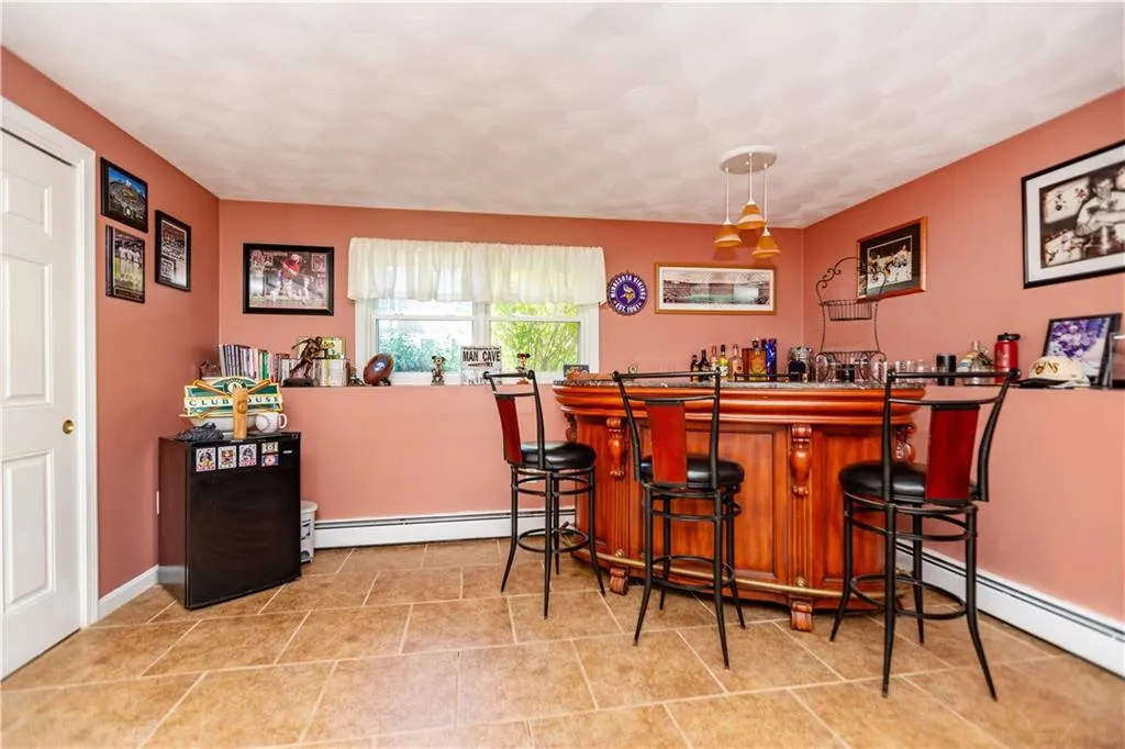 3 Glendale Avenue Warwick RI 02889