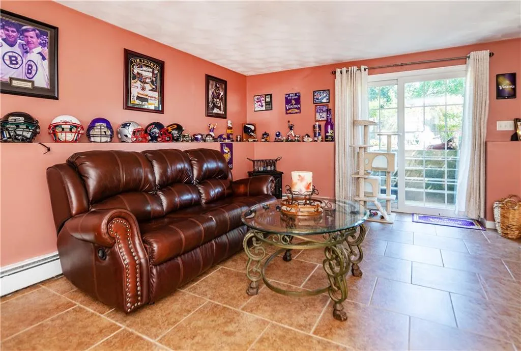 3 Glendale Avenue Warwick RI 02889