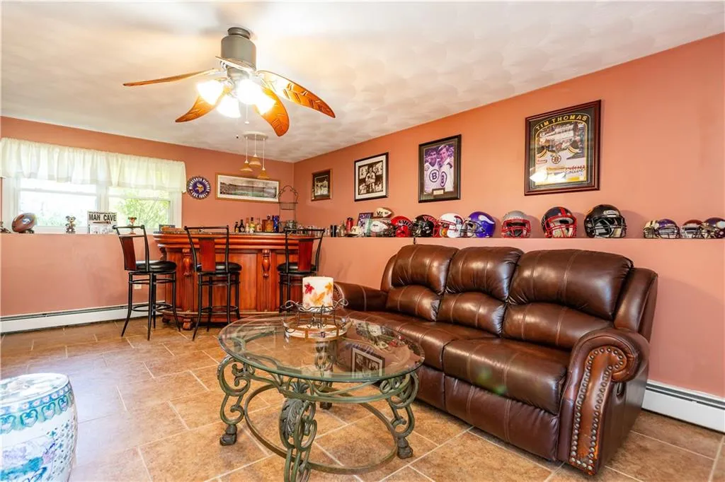3 Glendale Avenue Warwick RI 02889