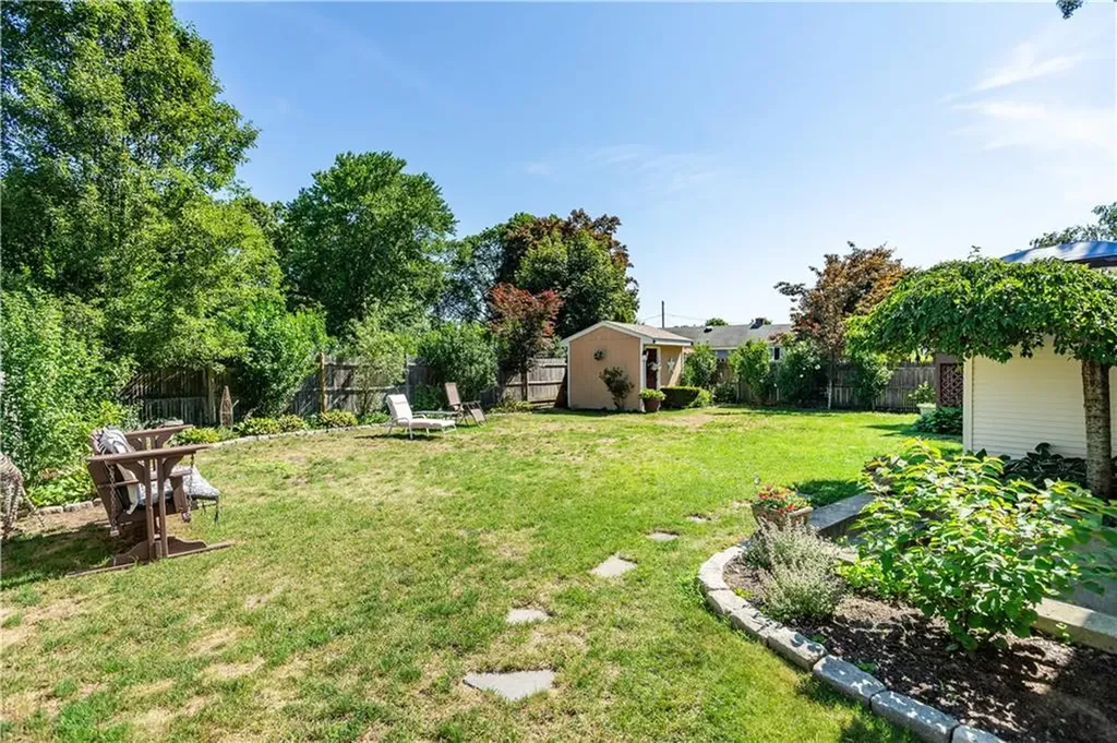 3 Glendale Avenue Warwick RI 02889