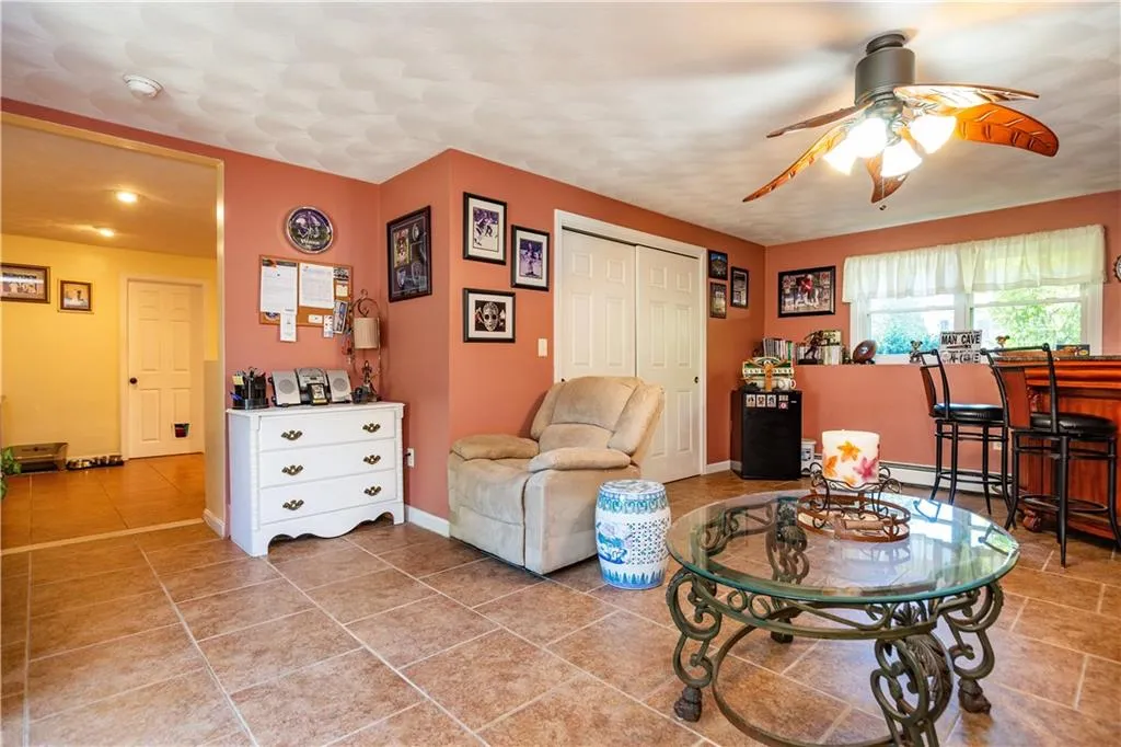 3 Glendale Avenue Warwick RI 02889