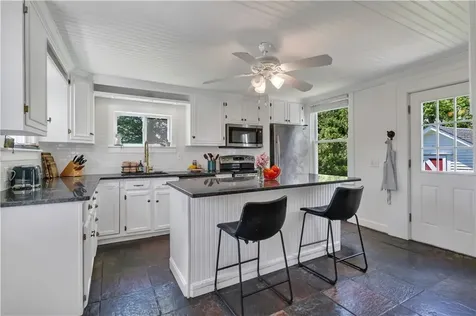 279 Jepson Lane Portsmouth RI 02871