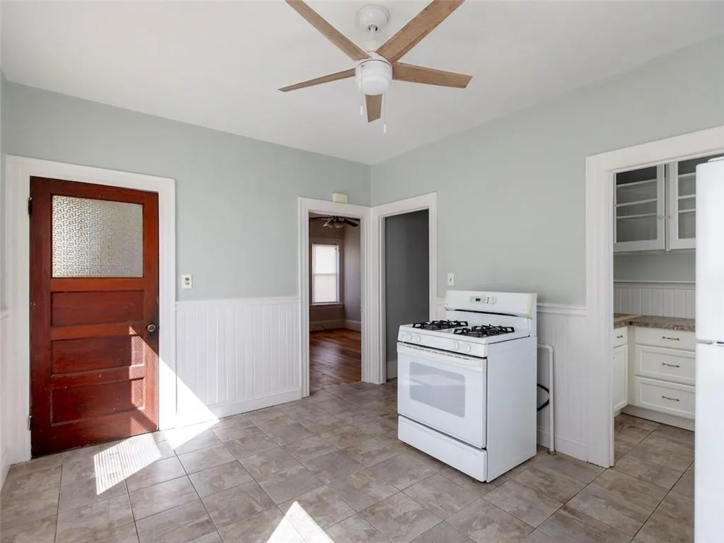 18 Meader Street Providence RI 02909