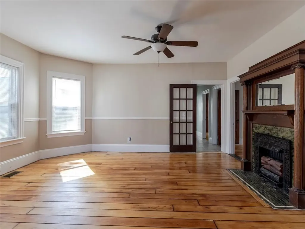 18 Meader Street Providence RI 02909