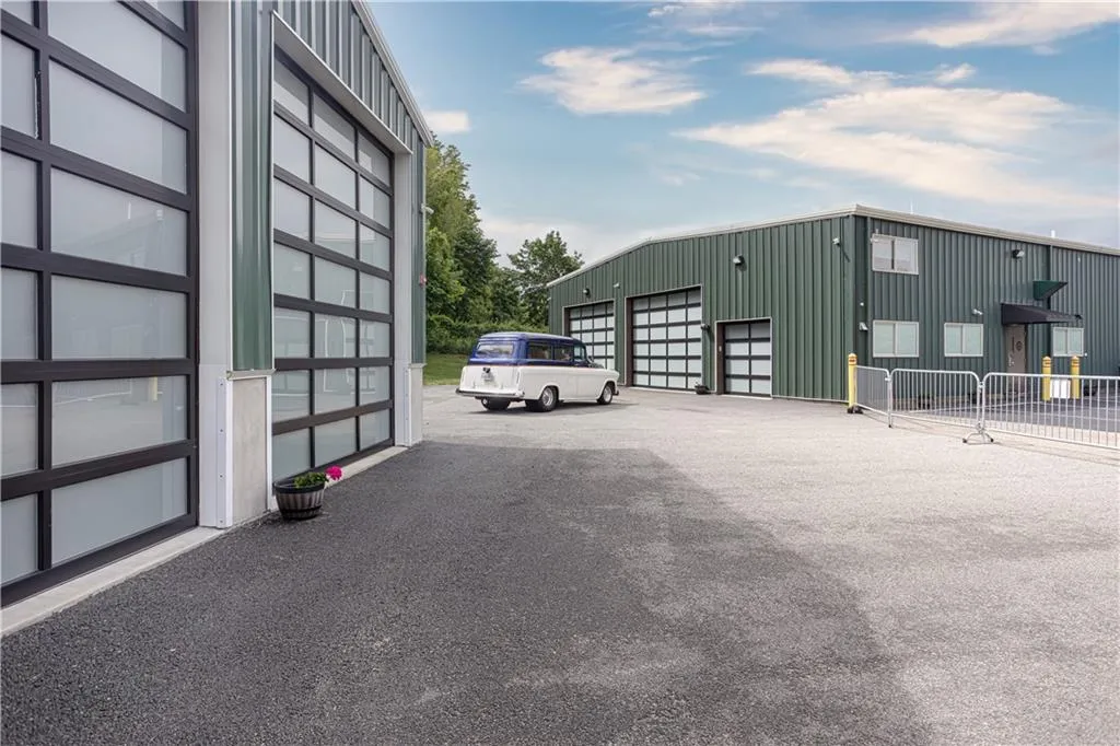 1079 Aquidneck Avenue Middletown RI 02842