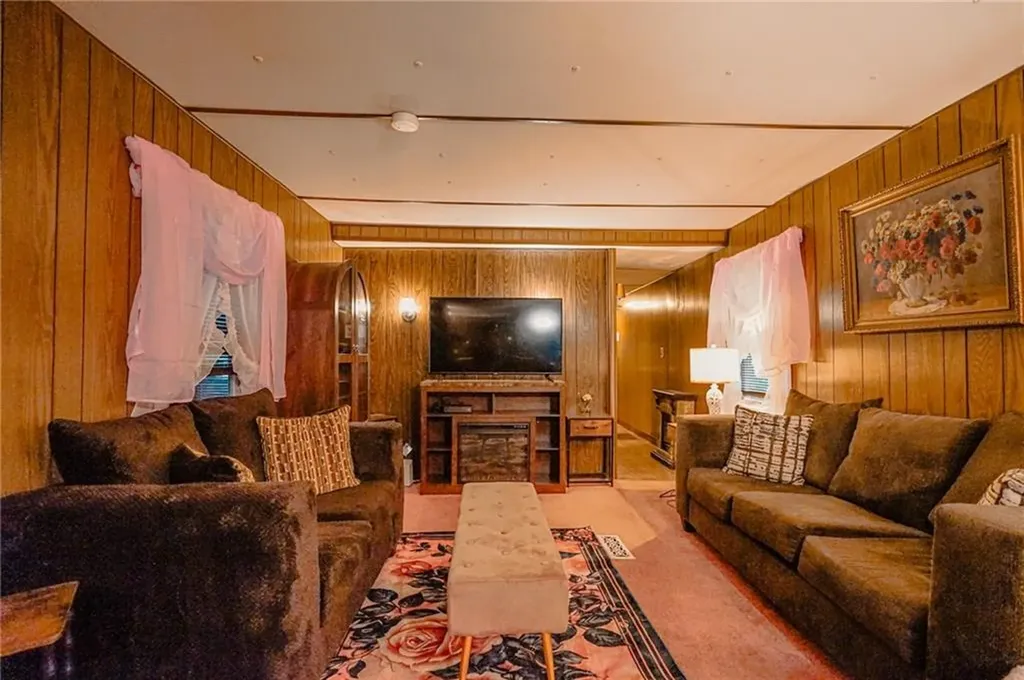 979 #7 Tollgate Road Warwick RI 02886