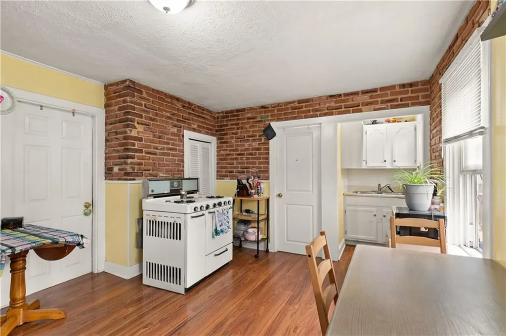 25 Davis Street Warren RI 02885