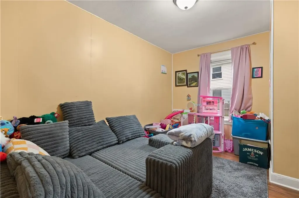 25 Davis Street Warren RI 02885