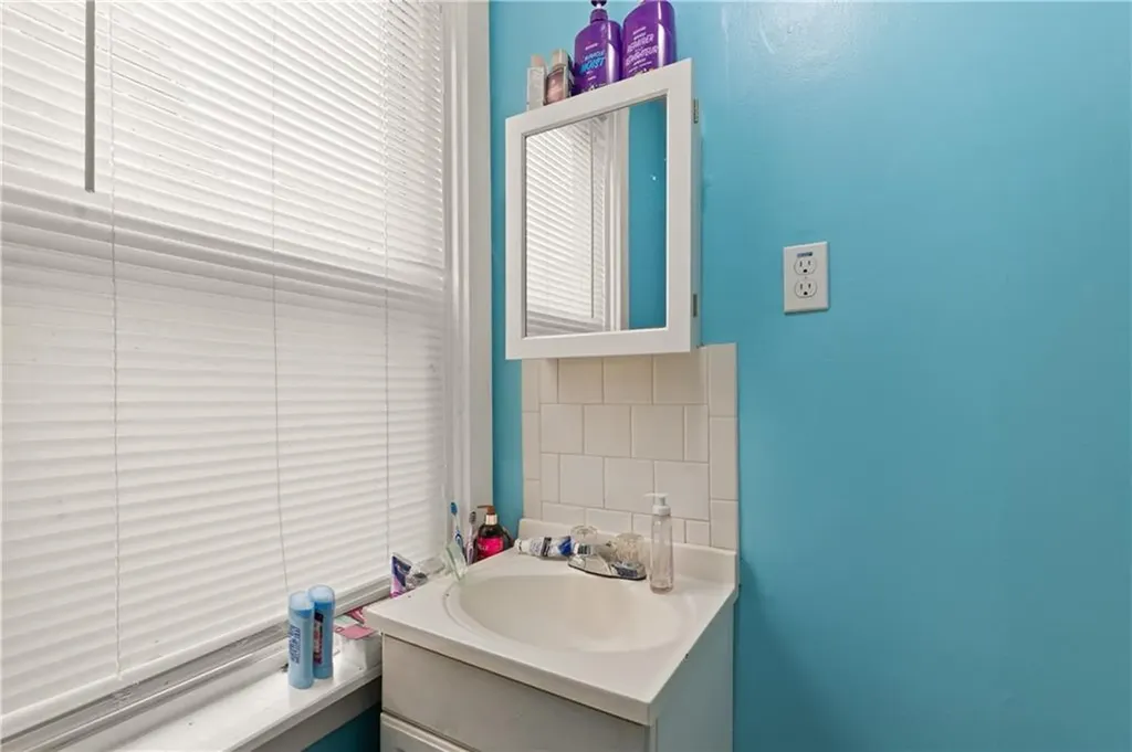 25 Davis Street Warren RI 02885