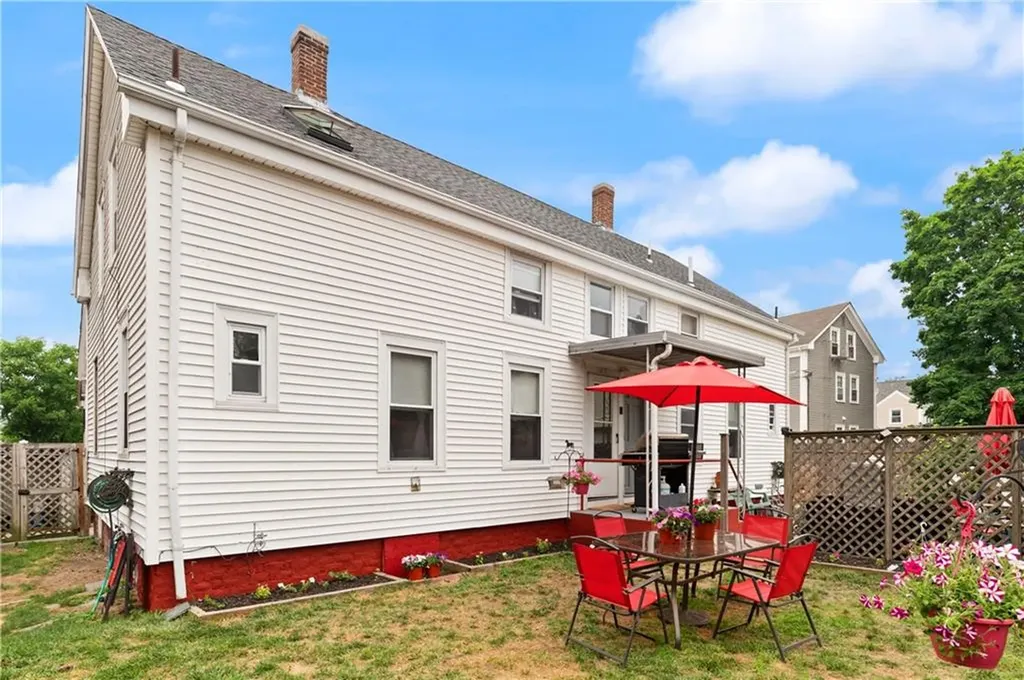 25 Davis Street Warren RI 02885