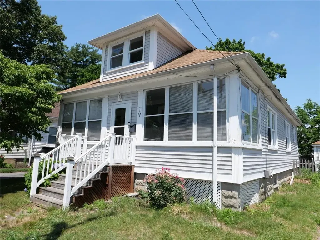 19 Dryden Boulevard Warwick RI 02888
