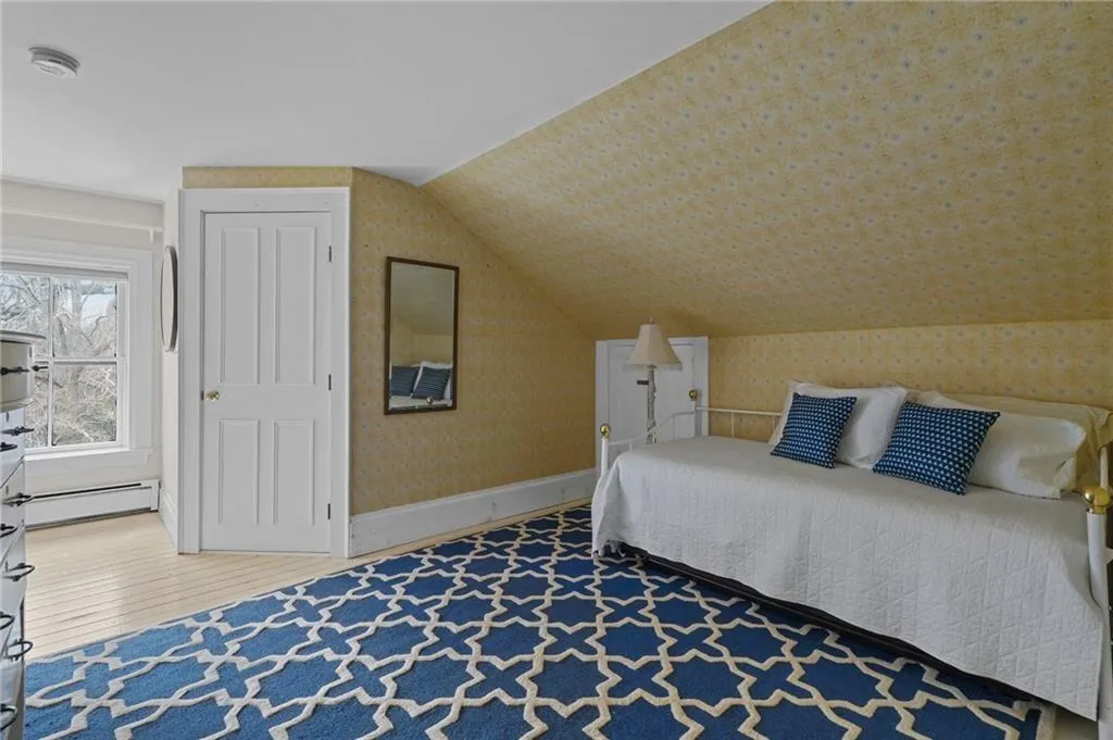 43 Old Beach Road Newport RI 02840