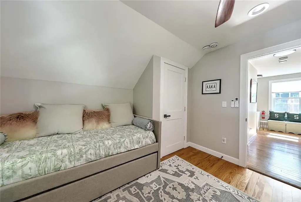 25 Tecumseh Street Providence RI 02906