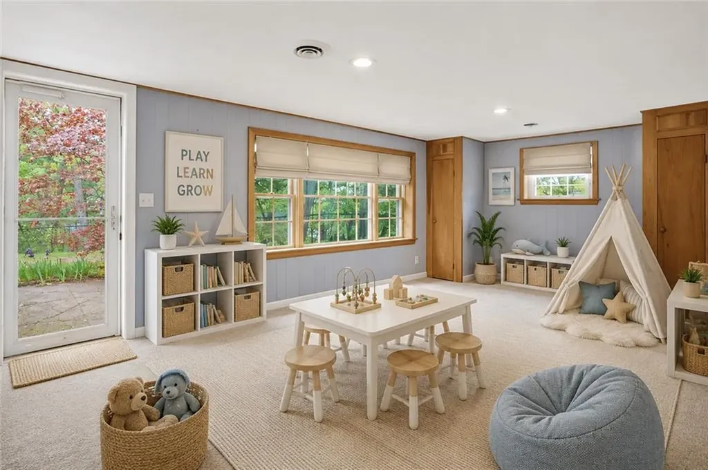 135 Red Chimney Drive Warwick RI 02886