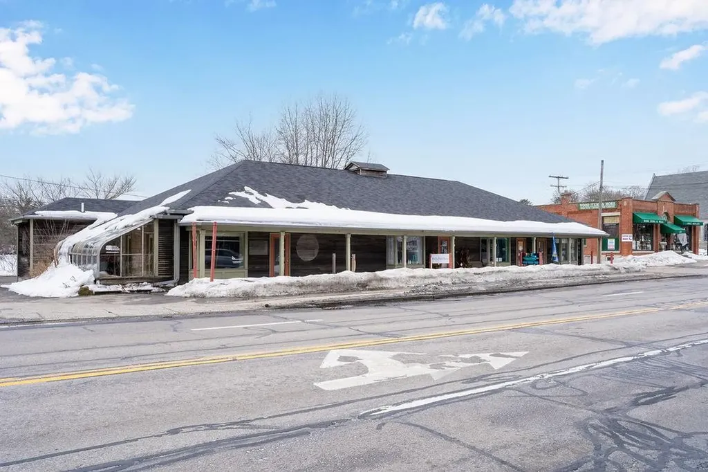 570 Putnam Pike Smithfield RI 02828