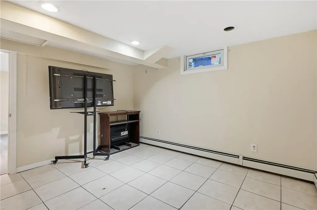 16 Broom Street Providence RI 02905