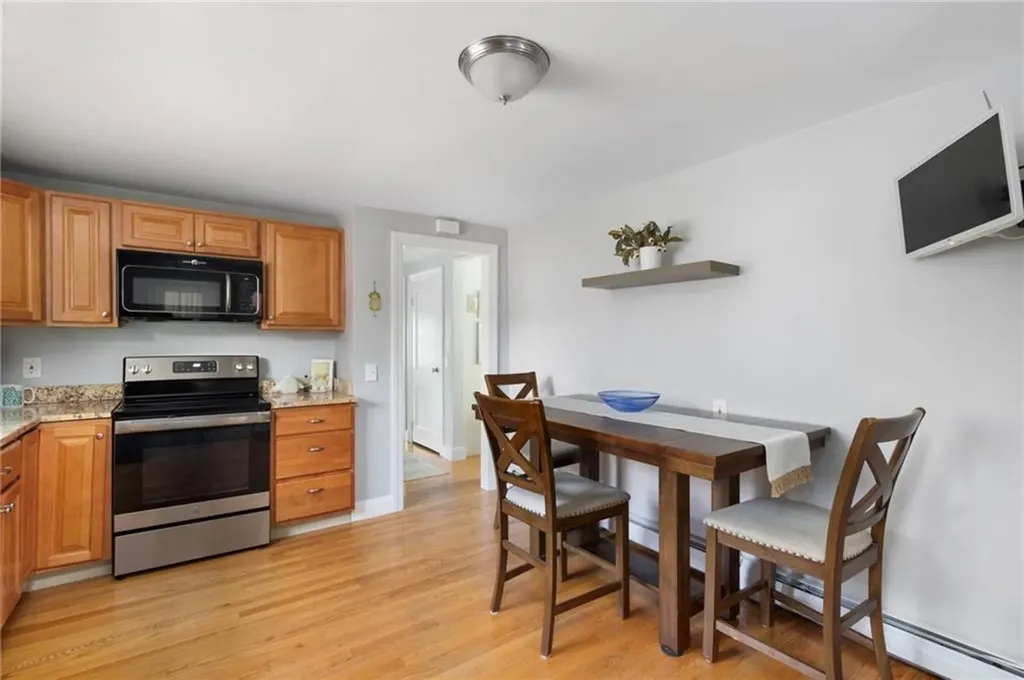 25 Leroy Avenue Warwick RI 02889
