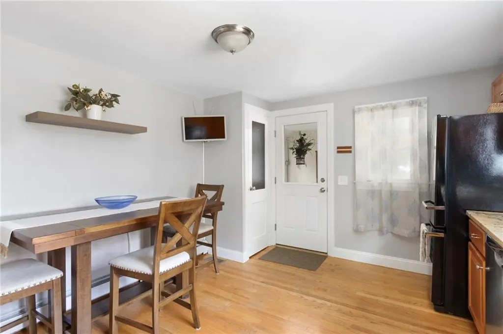 25 Leroy Avenue Warwick RI 02889
