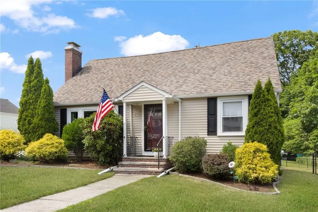 25 Leroy Avenue Warwick RI 02889