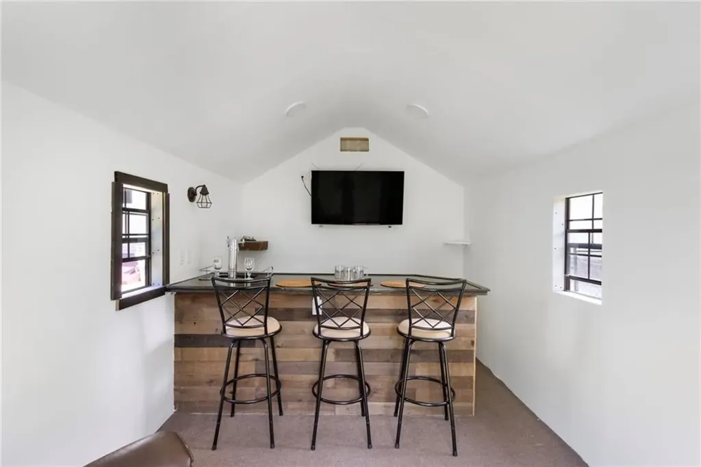 25 Leroy Avenue Warwick RI 02889