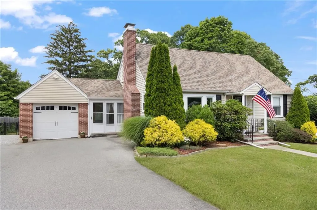 25 Leroy Avenue Warwick RI 02889