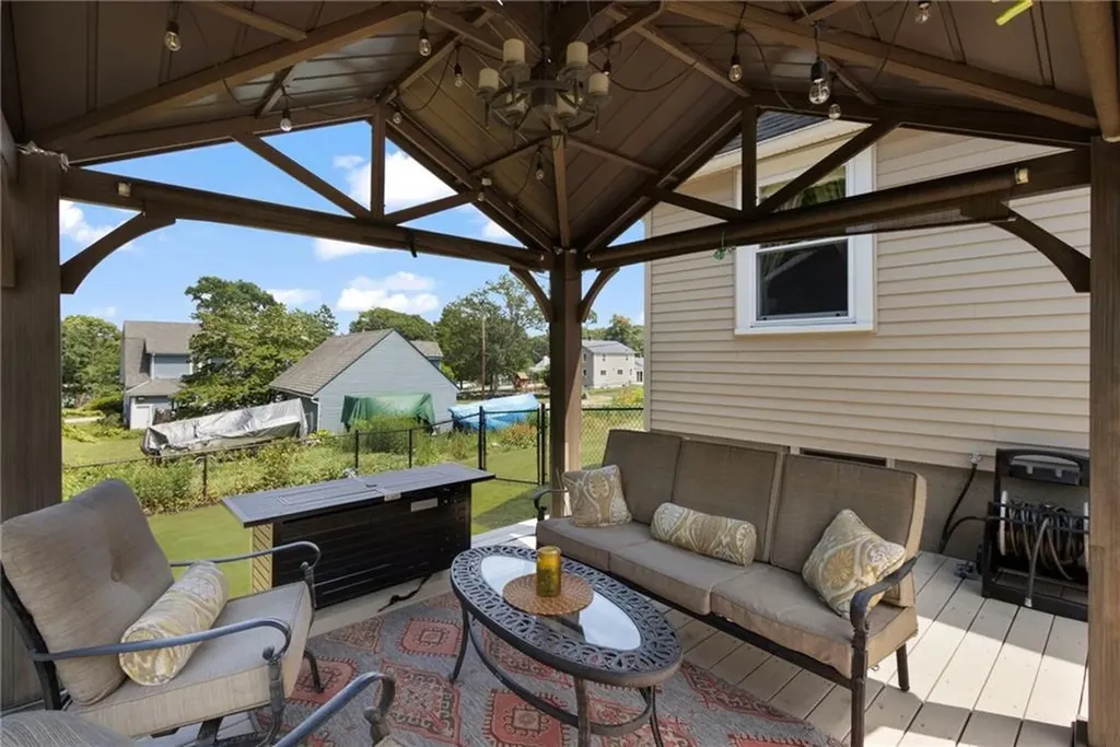 25 Leroy Avenue Warwick RI 02889