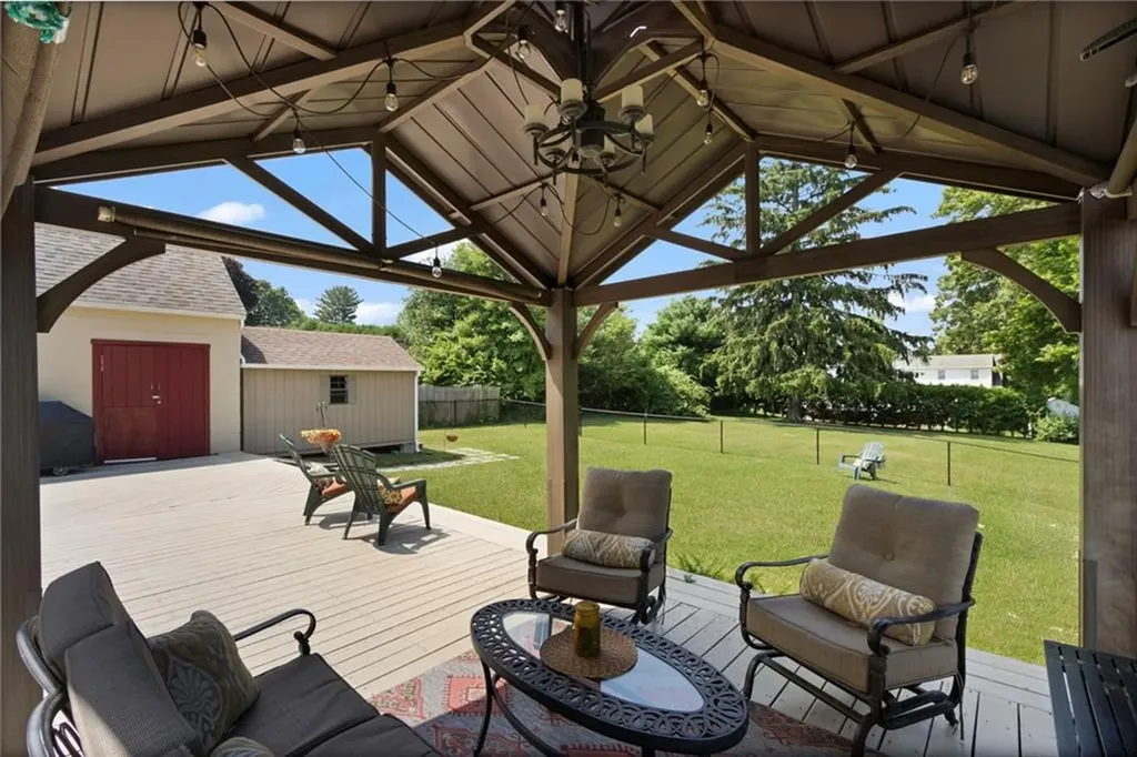 25 Leroy Avenue Warwick RI 02889