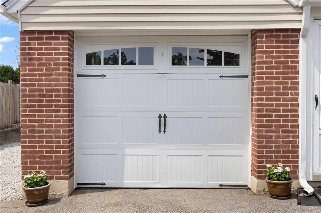 25 Leroy Avenue Warwick RI 02889