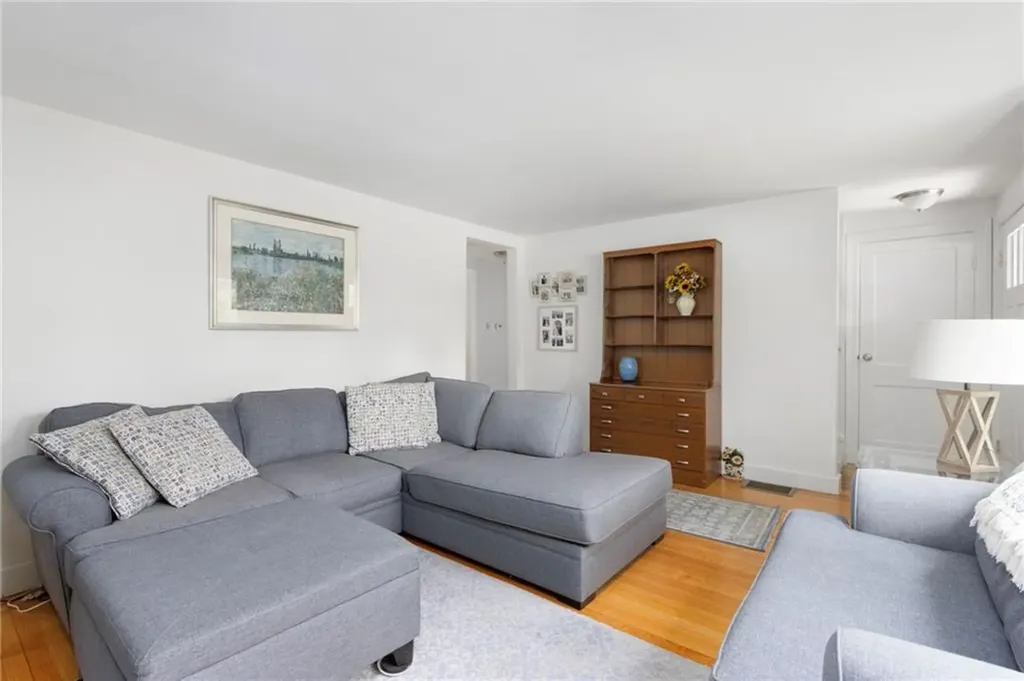 25 Leroy Avenue Warwick RI 02889