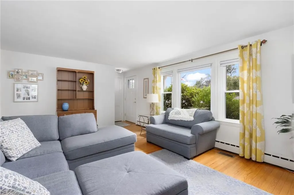25 Leroy Avenue Warwick RI 02889